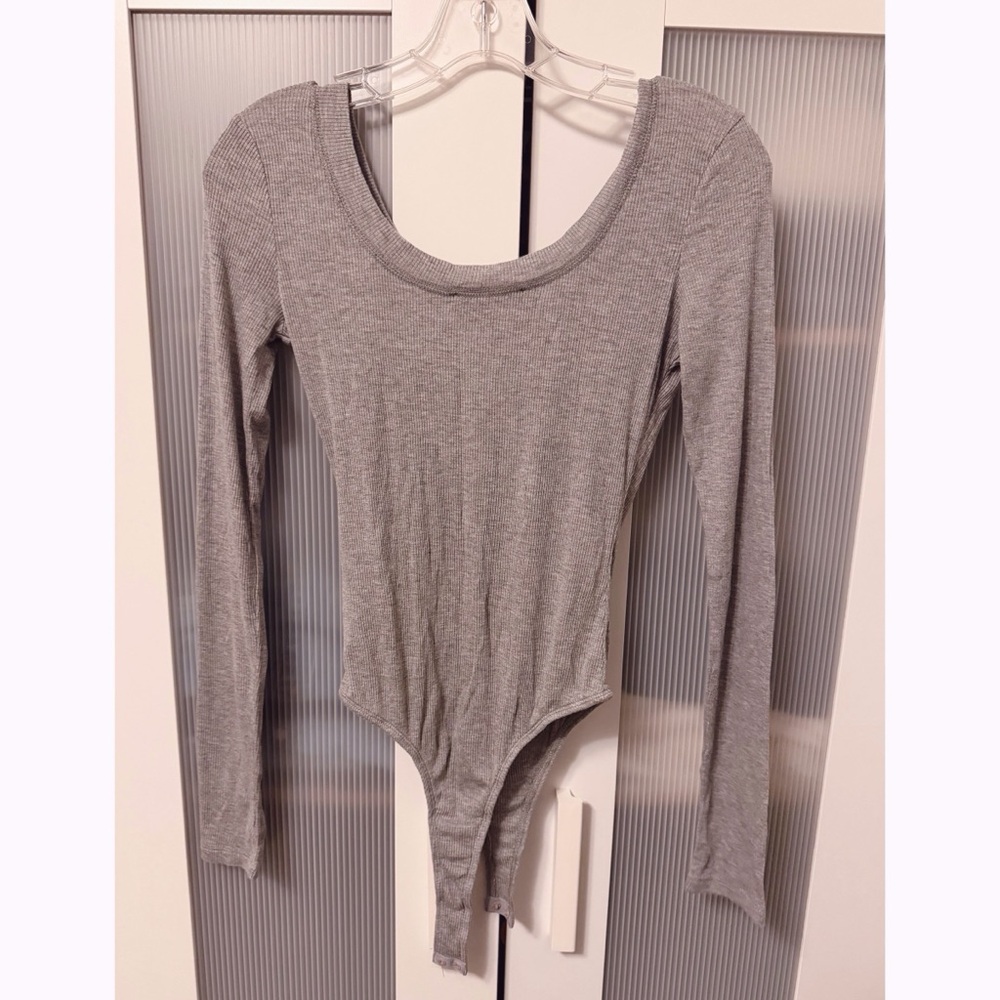Lulus Simply the Best Heather Grey Long Sleeve Button-Front Bodysuit Size M - Picture 10 of 14